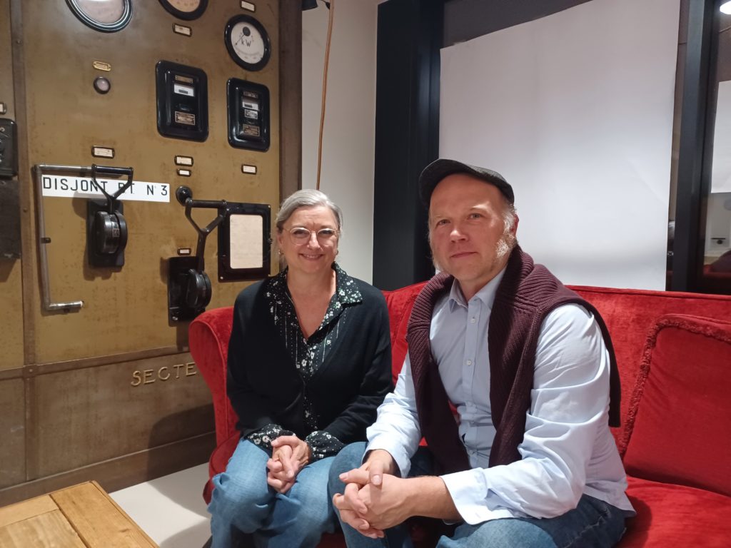 La conférencière Delphine Crubézy et le musicien Jean Lucas ont questionné, non sans humour, la place de l'enfant dans notre société à l'occasion d'une représentation intitulée “Modeste proposition”.