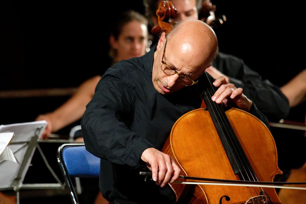 Roland Pidoux incarnait une certaine idée de l’excellence à la française : rigueur, curiosité, et une constante recherche de la beauté sonore.